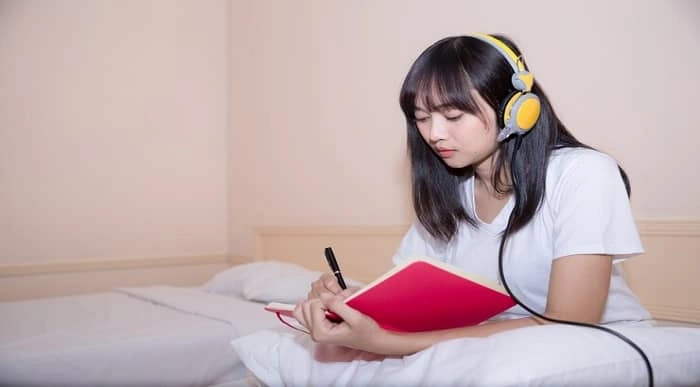 Learn Korean with Song Korean Trot ‘Jjiniya’ Breakdown